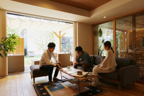 02 設計士に直接相談し、一緒に行う家づくり