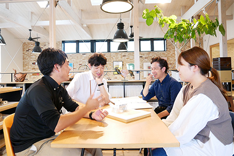 04 設計士を中心とした三位一体のチーム体制