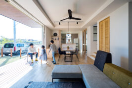 モノトーンでナチュラルなコンテンポラリーデザインの家