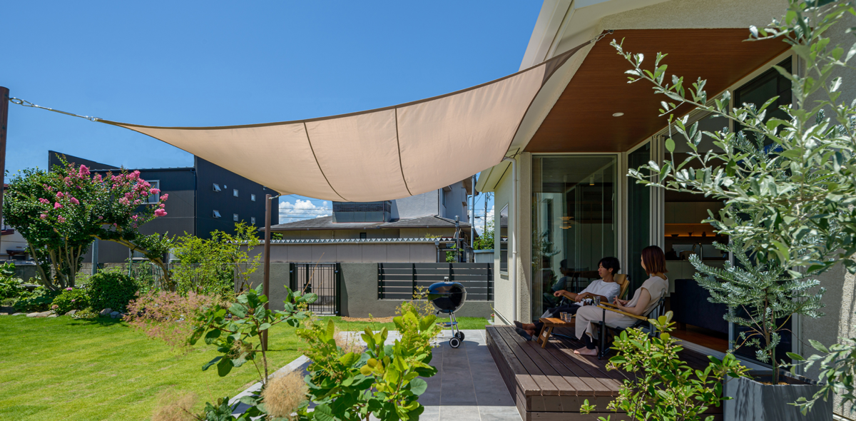 リビングに光が差し込み、最高に気持ち良い空間になりました！