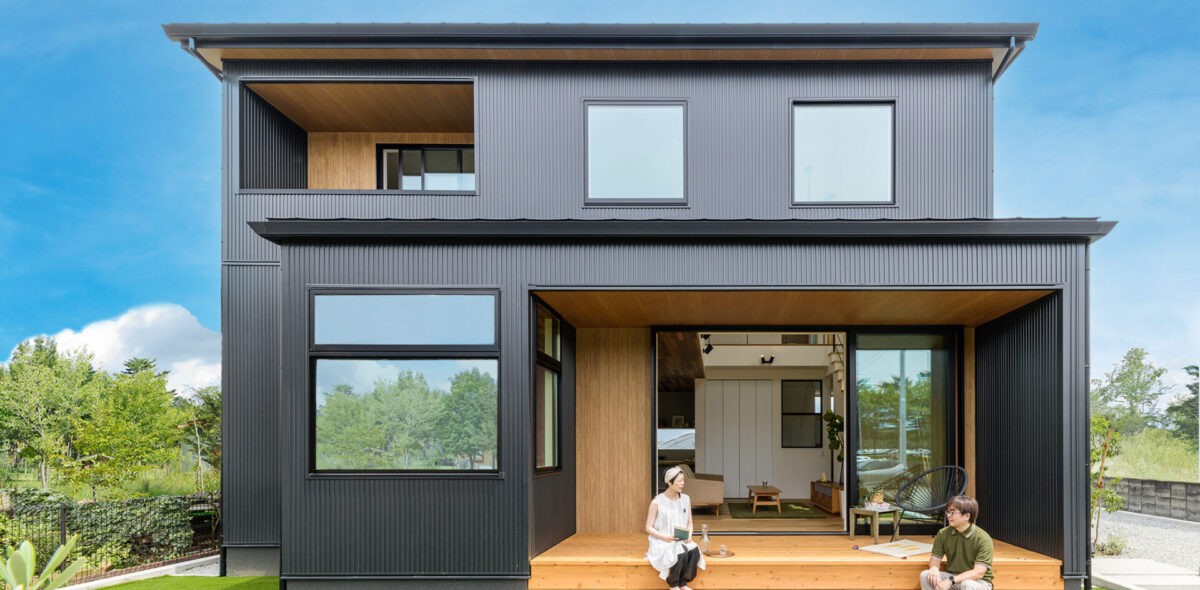 小上がりの敷地に佇むプライベート空間の豊かな家