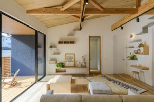 ペットと共生するシックで開放的な平屋